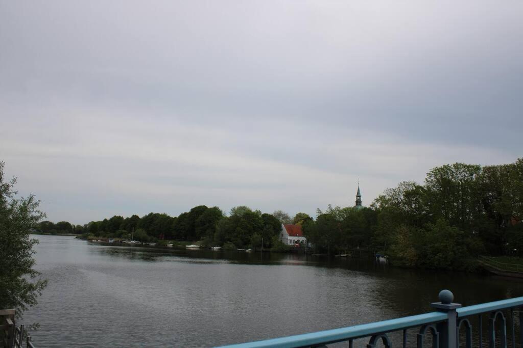 Hollaender Flair Friedrichstadt Exterior foto